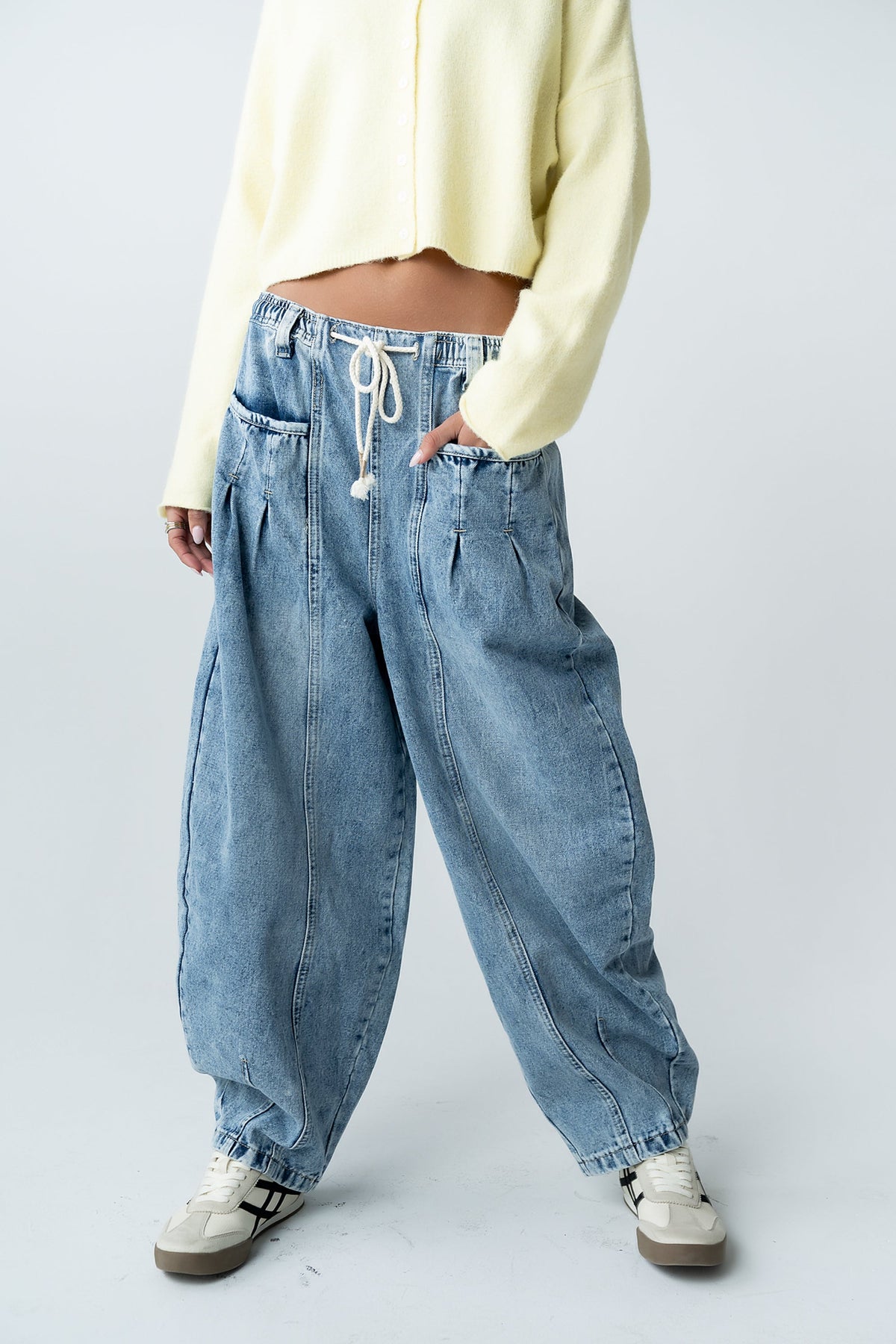 Kamryn Tapered Baggy Jeans in Medium Wash - FINAL SALE
