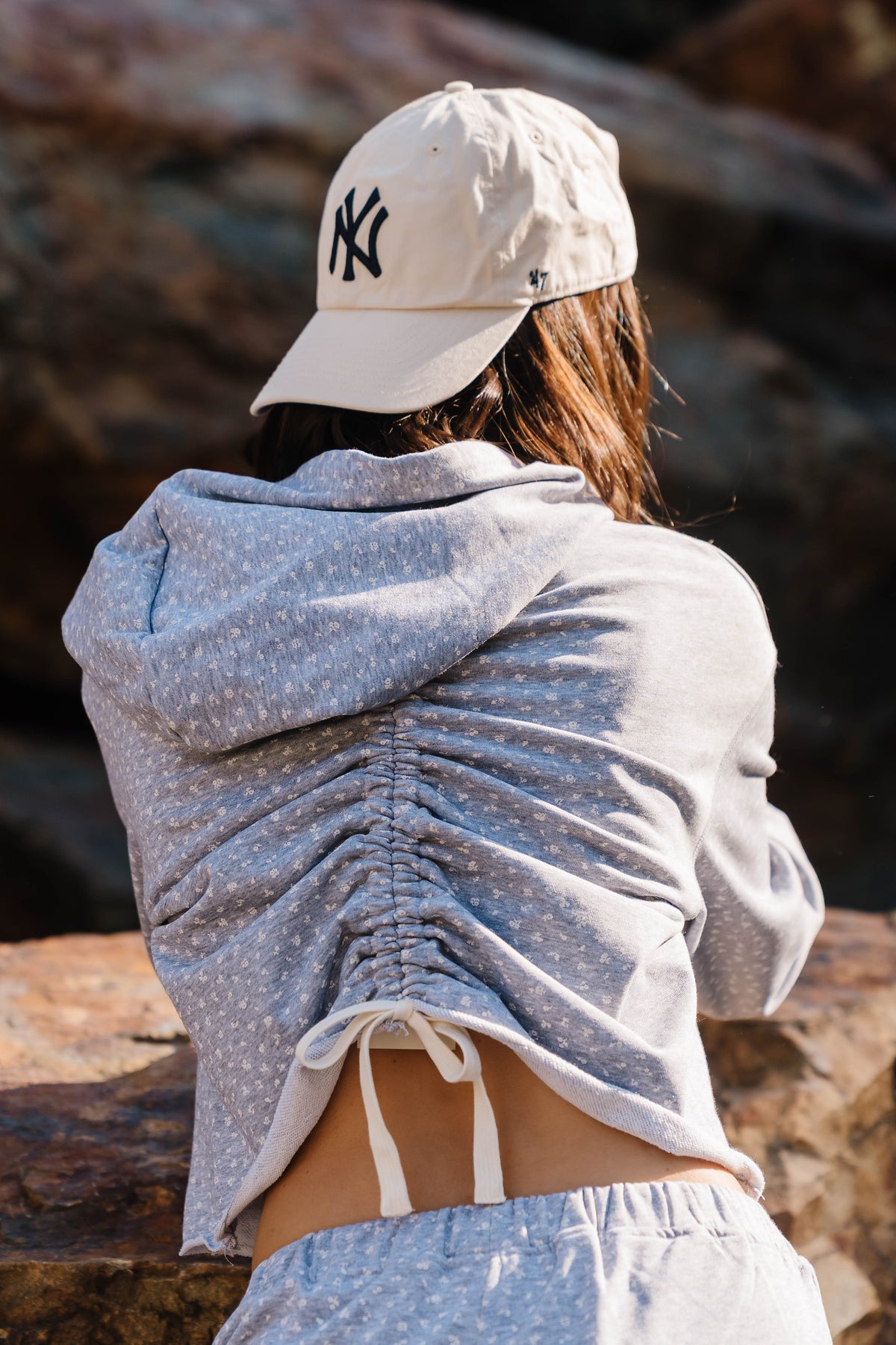 Ivy Cropped Hoodie in Heather Grey