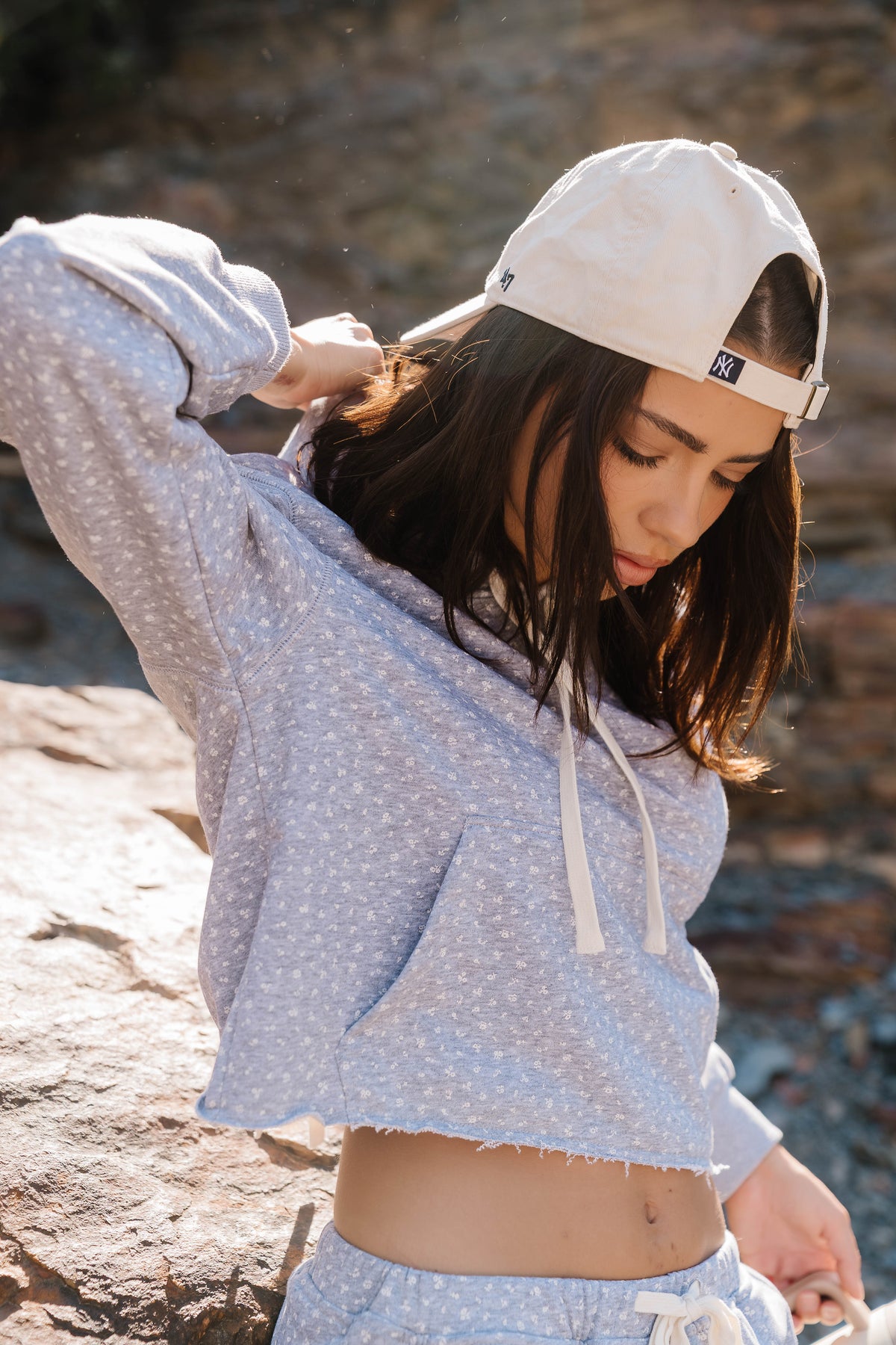 Ivy Cropped Hoodie in Heather Grey