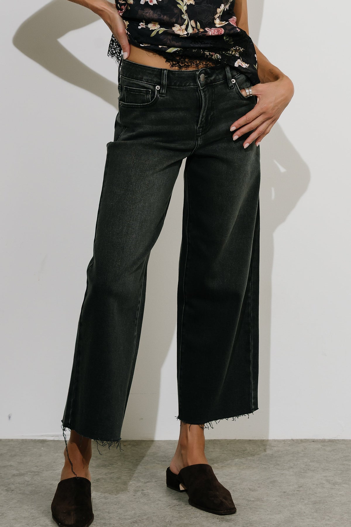 Colette Wide Leg Jeans in Faded Black