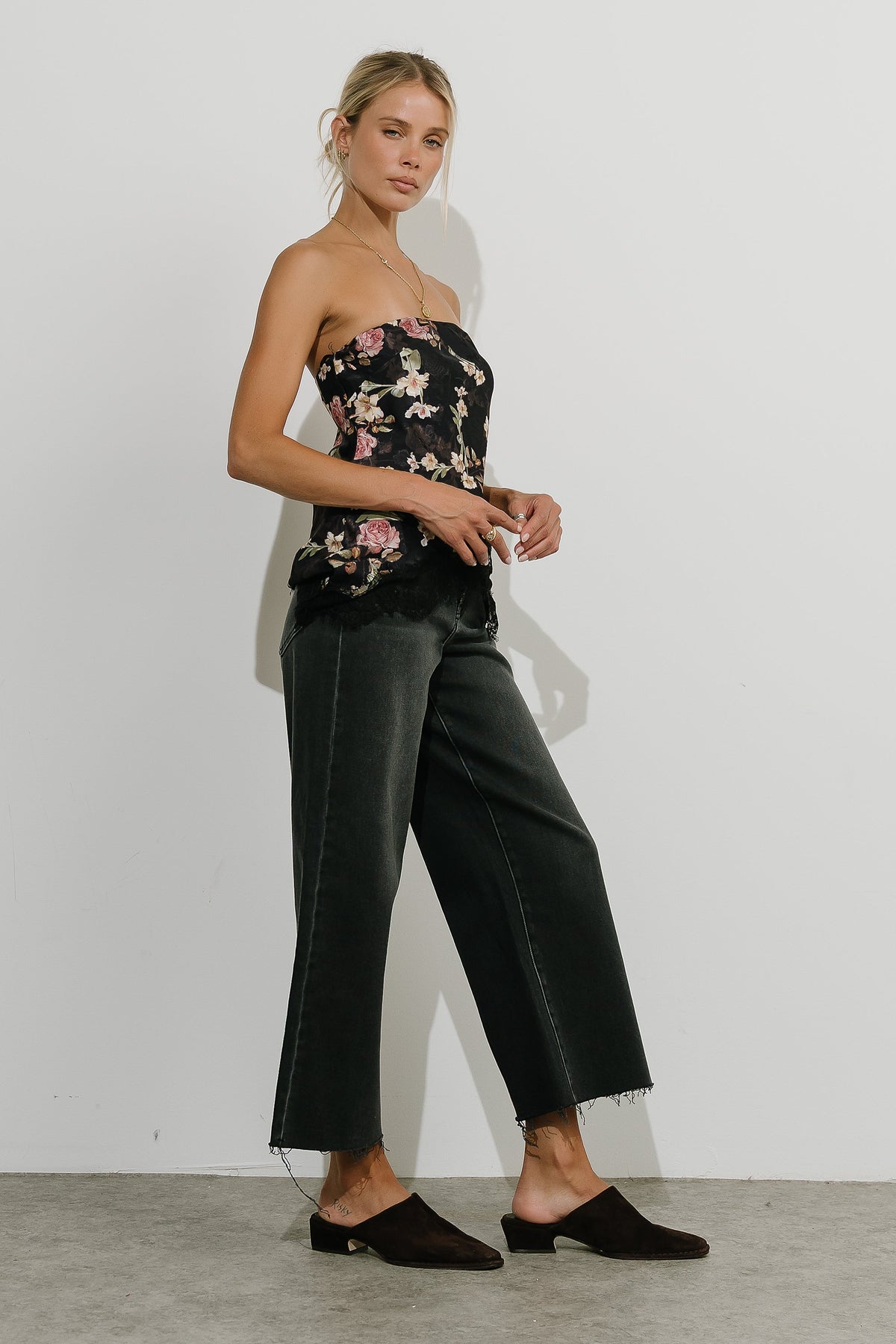 Colette Wide Leg Jeans in Faded Black