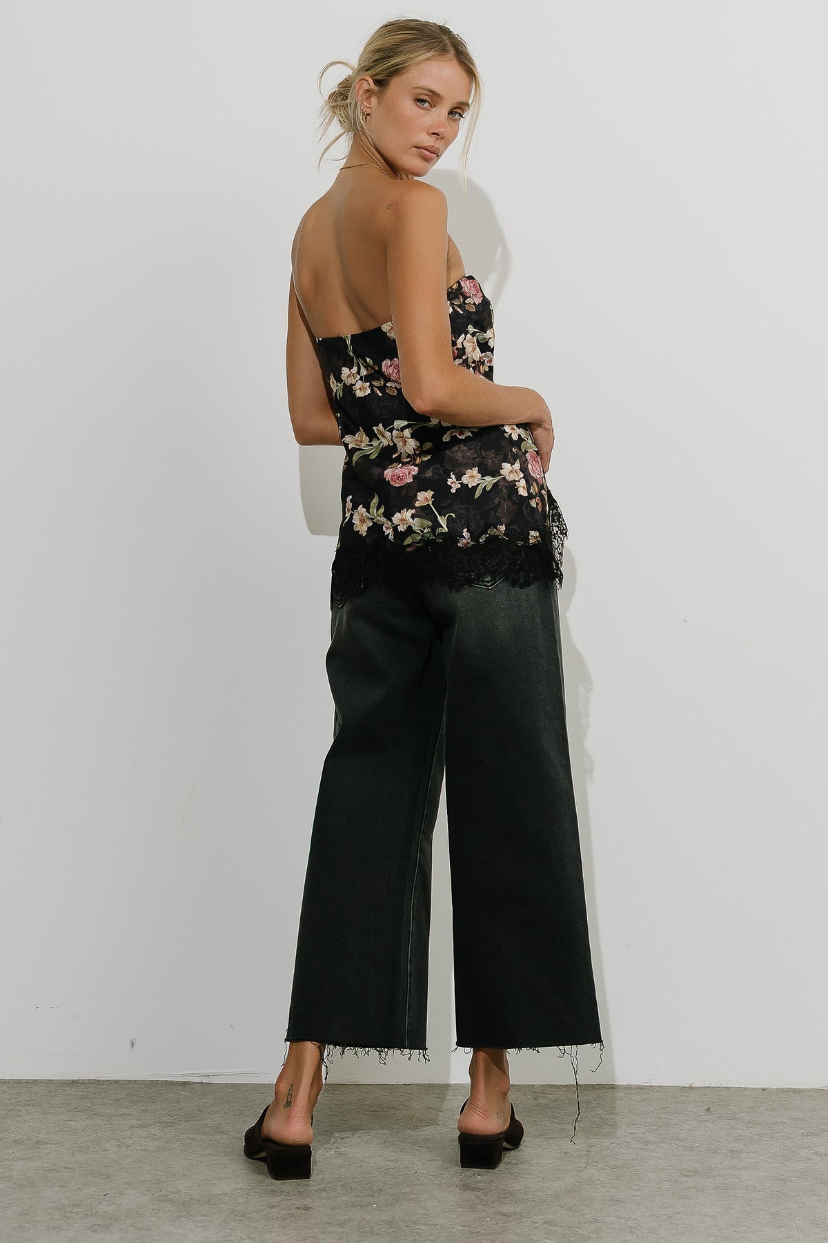 Colette Wide Leg Jeans in Faded Black